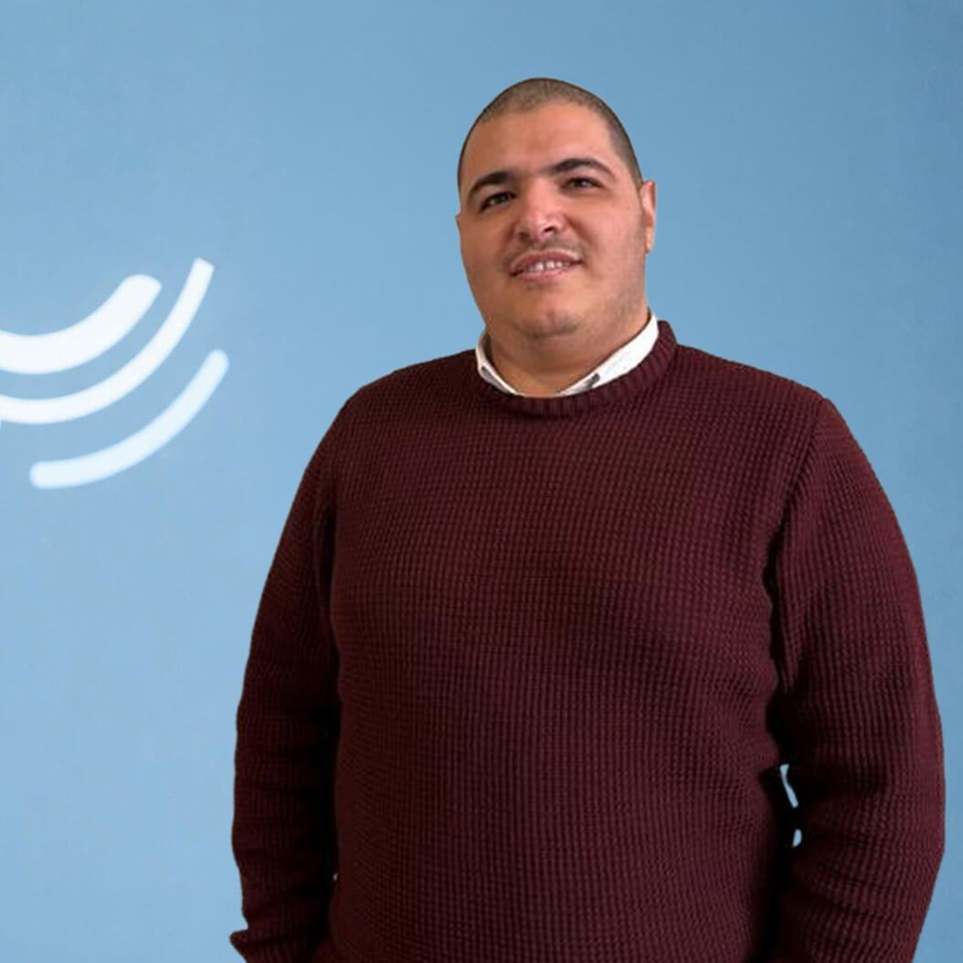 Portrait d’un professionnel spécialisé en biologie médicale et analyses génétiques